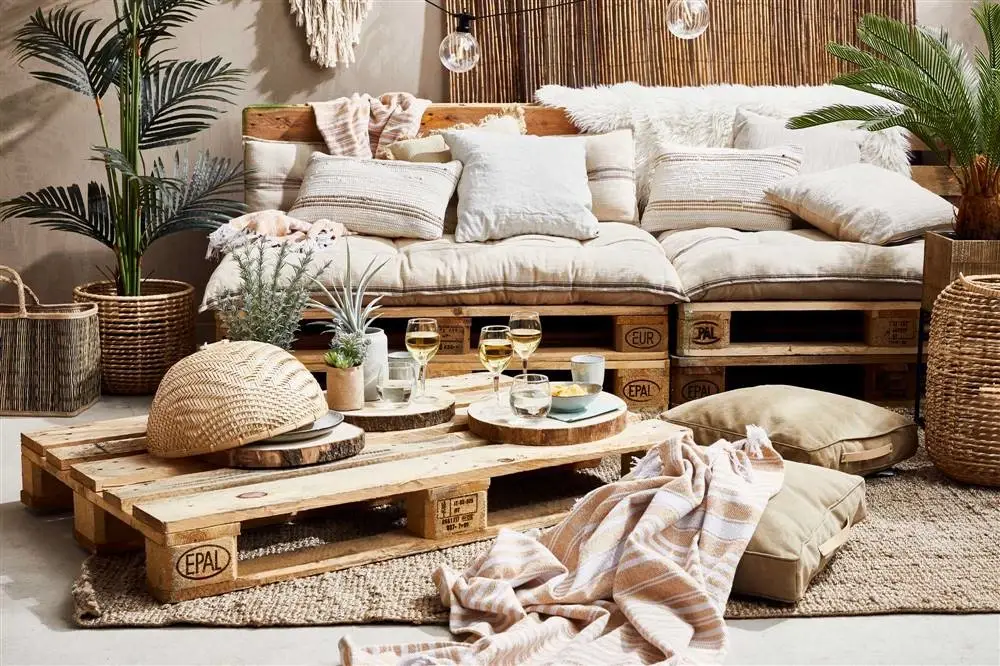Renueva tu jardín con muebles de palets hechos a mano